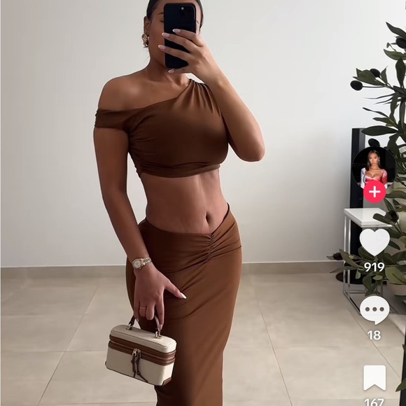 Zara structured asymmetrical crop rotation top - Picture 4 of 4